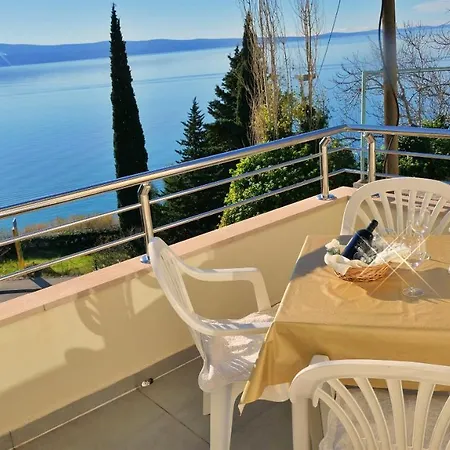 Slavinj 9 Omiš