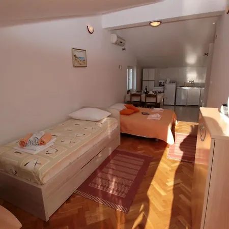 Slavinj 9