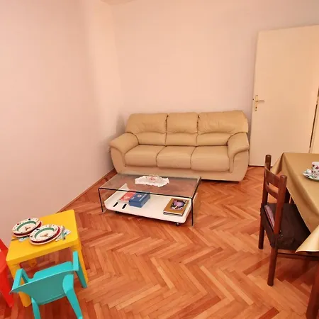 Slavinj 9 * Omiš